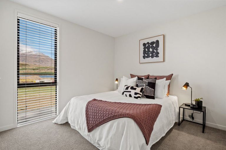 Photo of property in 39 Mulholland Drive, Jacks Point, 9371