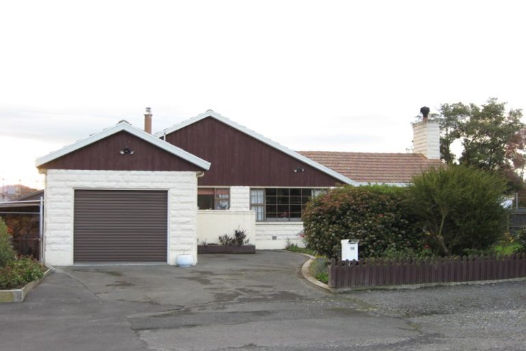 Photo of property in 16 Stewart Road, Milton, 9220