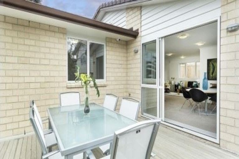 Photo of property in 19b Te Atatu Road, Te Atatu South, Auckland, 0610
