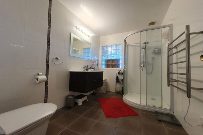Photo of property in 28 Landscape Road, Mount Eden, Auckland, 1024