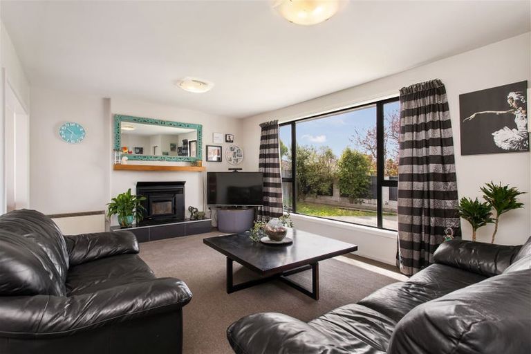 Photo of property in 3 Donnington Street, Parklands, Christchurch, 8083