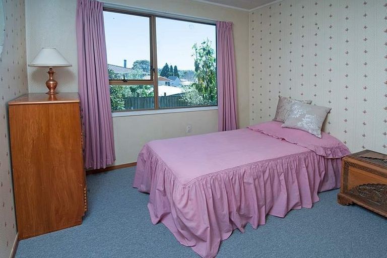 Photo of property in 2/24 Tango Place, Henderson, Auckland, 0610