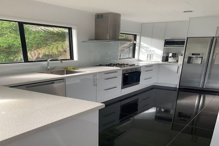 Photo of property in 11 Ramonda Close, Bayview, Auckland, 0629