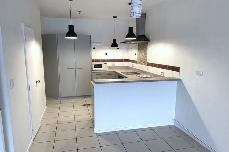 Photo of property in 16/15 Clearwater Cove, West Harbour, Auckland, 0618