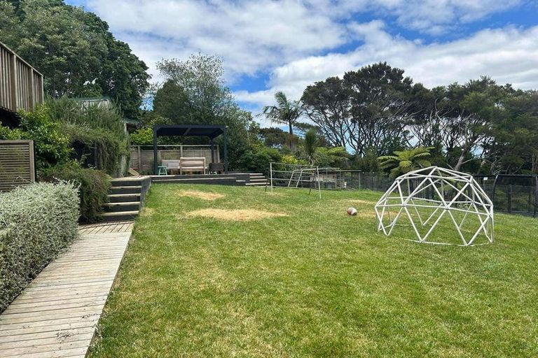 Photo of property in 56 Valley View Road, Glenfield, Auckland, 0629