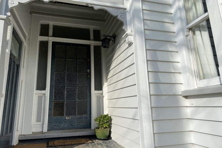 Photo of property in 18 Shoal Bay Road, Devonport, Auckland, 0624