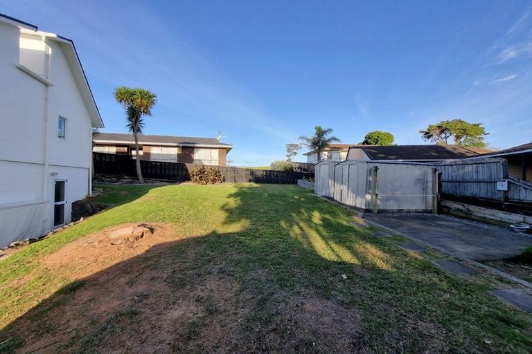 Photo of property in 23 Elsted Place, Goodwood Heights, Auckland, 2105