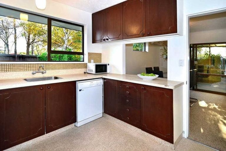 Photo of property in 1/10 Rembrandt Place, Burnside, Christchurch, 8053