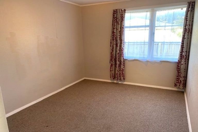 Photo of property in 11 Chittick Street, Stokes Valley, Lower Hutt, 5019