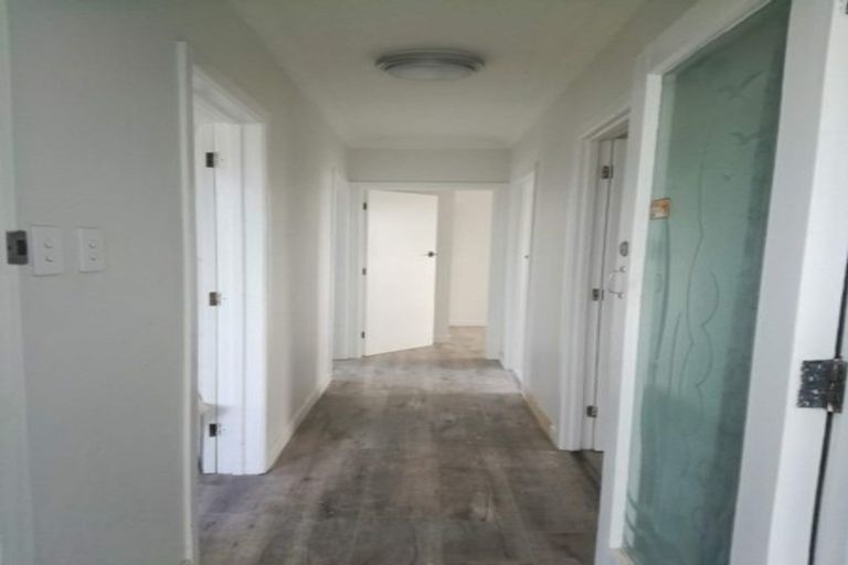 Photo of property in 1/63 Arran Road, Browns Bay, Auckland, 0630