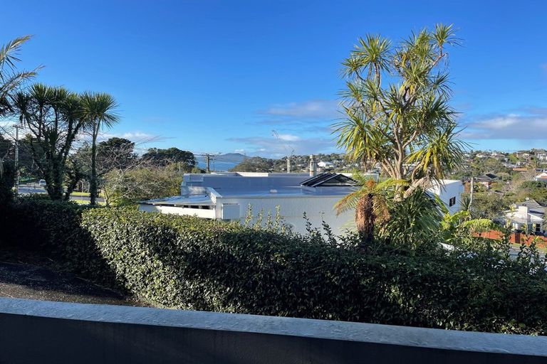 Photo of property in 424 Beach Road, Mairangi Bay, Auckland, 0630