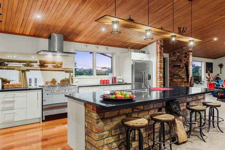 Photo of property in 632 Kara Road, Kokopu, Whangarei, 0179