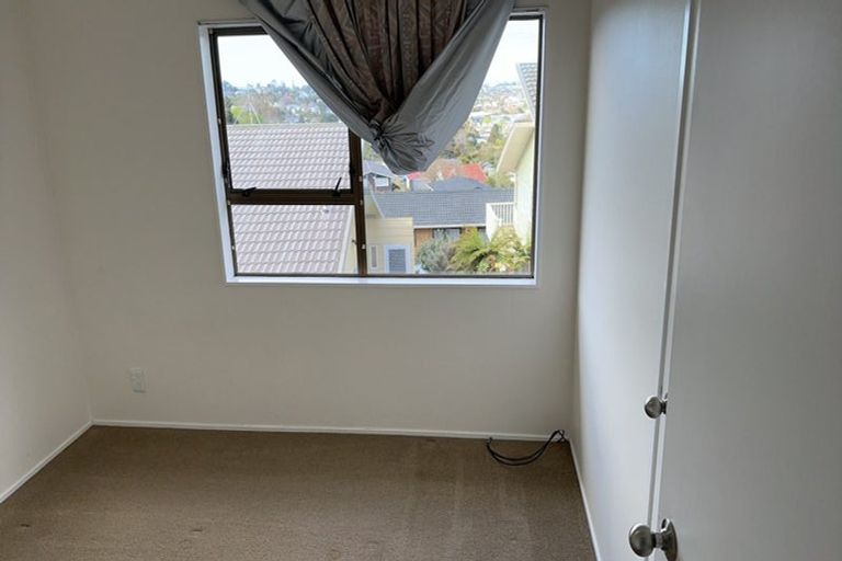 Photo of property in 12 Glenvale Place, Totara Vale, Auckland, 0629