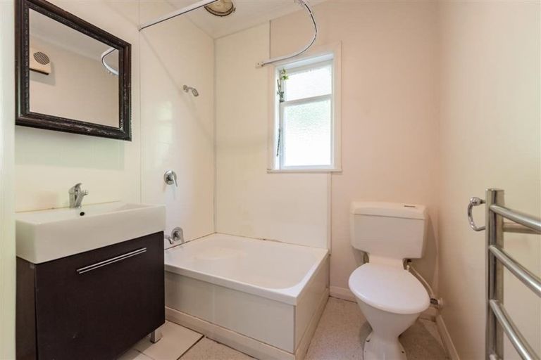 Photo of property in 8 Pimble Avenue, Karori, Wellington, 6012