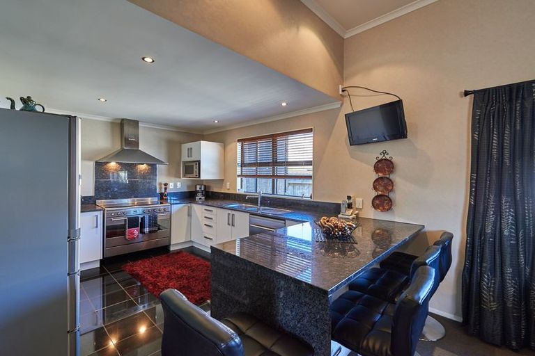 Photo of property in 9 Masefield Terrace, Kelvin Grove, Palmerston North, 4414