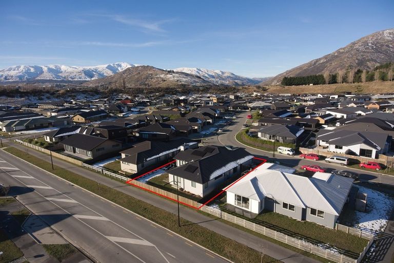 Photo of property in 3 Jones Avenue, Lower Shotover, Queenstown, 9304