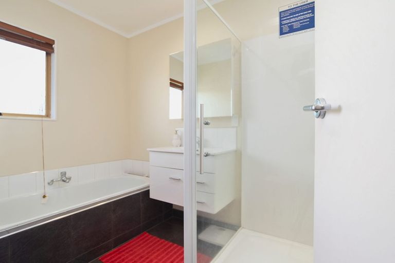 Photo of property in 11 Banbury Place, Mangere Bridge, Auckland, 2022