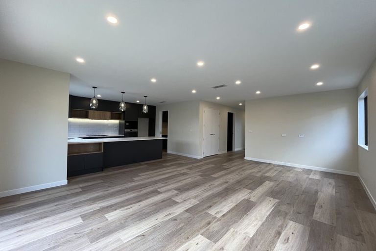 Photo of property in 15 Babos Avenue, Kumeu, 0810