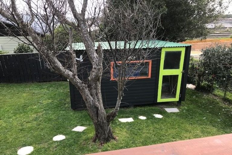 Photo of property in 28 Matenga Street, Waikanae, 5036