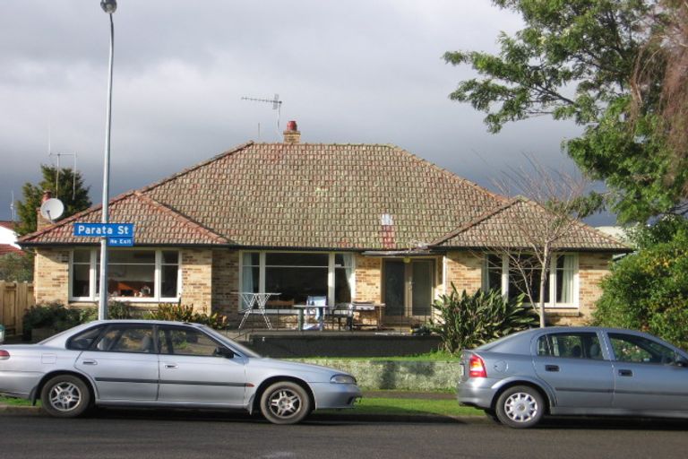 Photo of property in 18 Parata Street, Hokowhitu, Palmerston North, 4410
