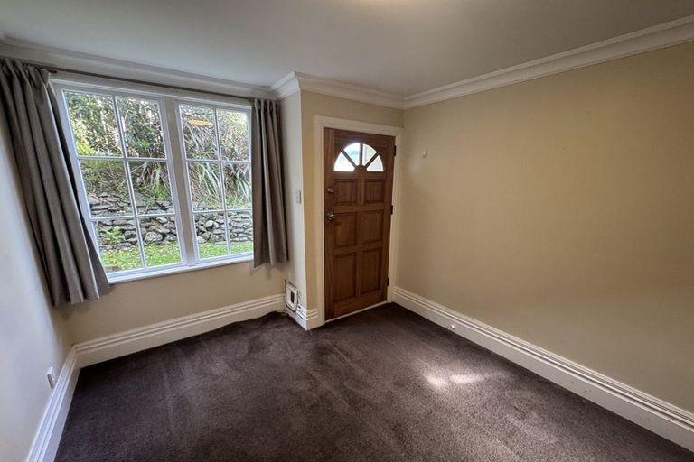 Photo of property in 27 Tawa Terrace, Tawa, Wellington, 5028