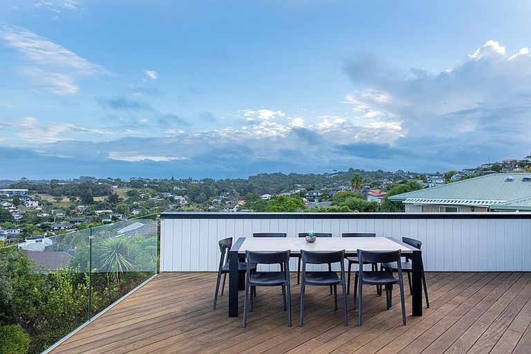 Photo of property in 36 Knights Road, Rothesay Bay, Auckland, 0630