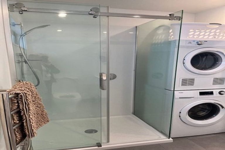 Photo of property in 11 Marendellas Drive, Bucklands Beach, Auckland, 2014