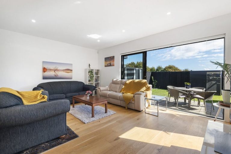 Photo of property in 12 Mahinga Kai Way, Belmont, Auckland, 0622