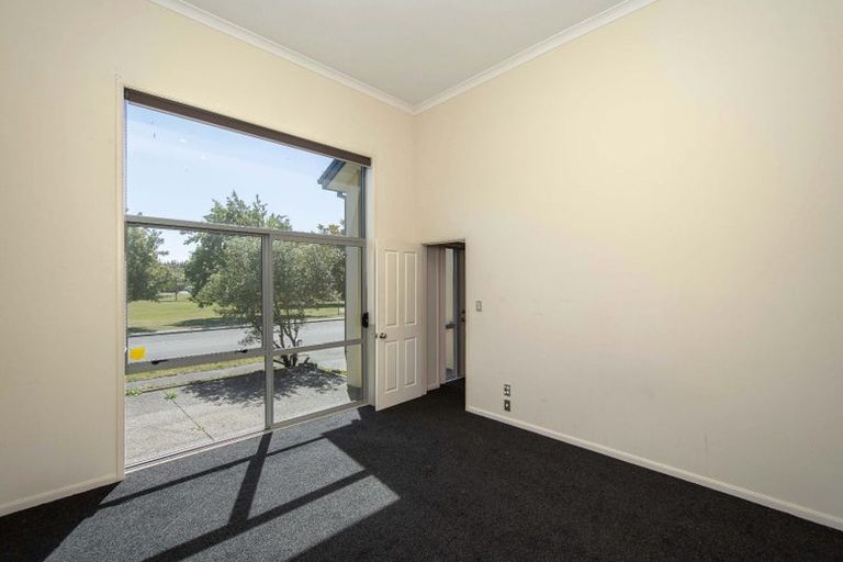 Photo of property in 14 Titirangi Crescent, Parklands, Christchurch, 8083