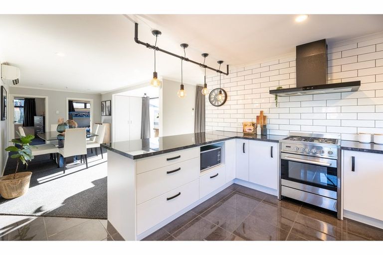 Photo of property in 32 Cridland Street West, Kaiapoi, 7630