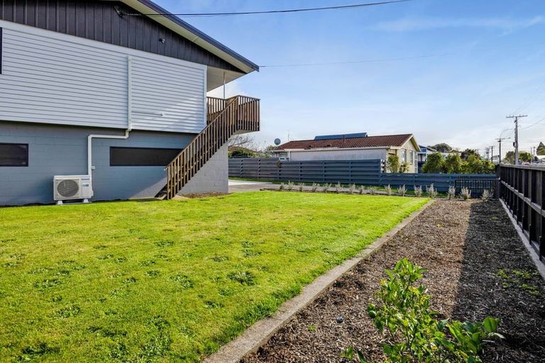 Photo of property in 35 Collins Street, Hawera, 4610