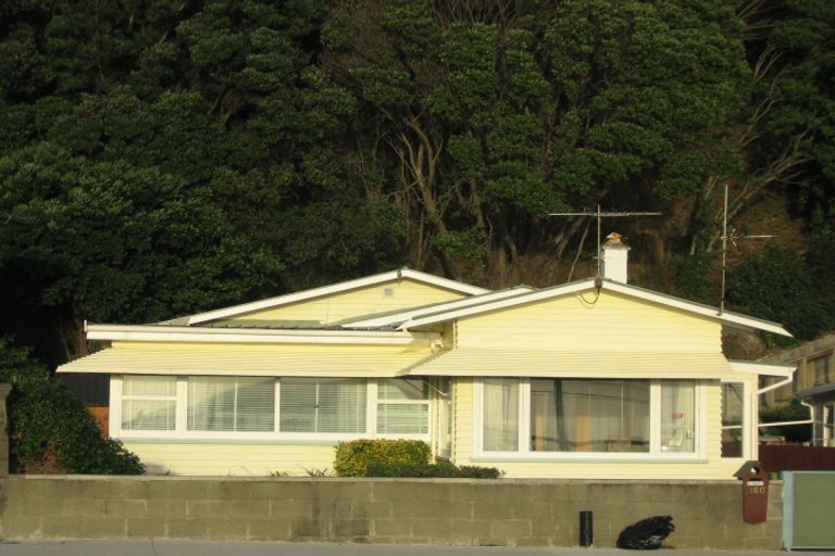 Photo of property in 160 Saint Andrews Road, Plimmerton, Porirua, 5026