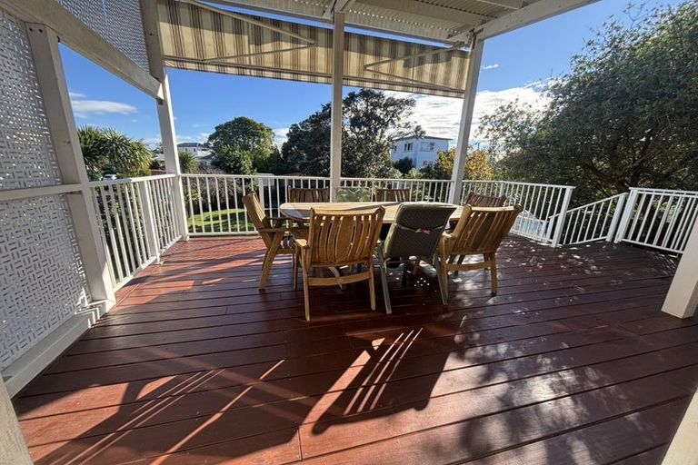 Photo of property in 454 Old Te Atatu Road, Te Atatu Peninsula, Auckland, 0610