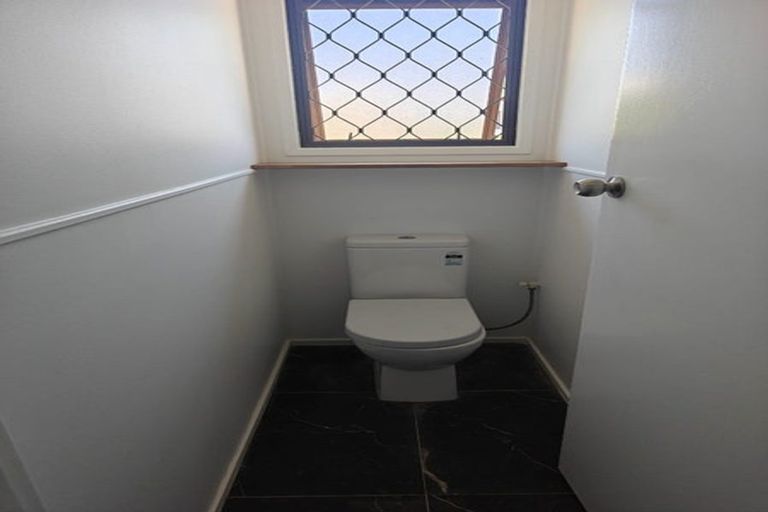 Photo of property in 29 Kelman Road, Kelston, Auckland, 0602