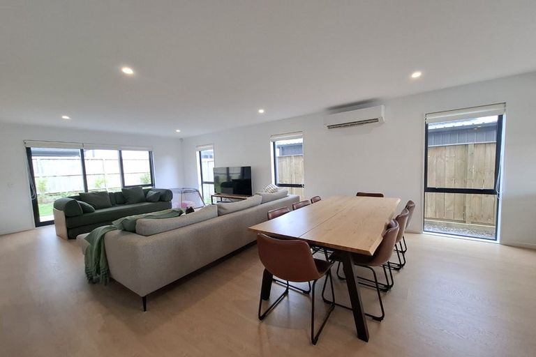 Photo of property in 28 Koura Road, Flat Bush, 2019