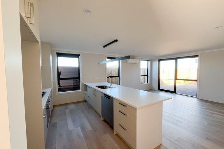 Photo of property in 18 Waruhia Crescent, Rototuna North, 3210