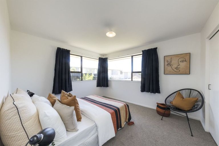 Photo of property in 21 Chadwick Place, Highbury, Palmerston North, 4412