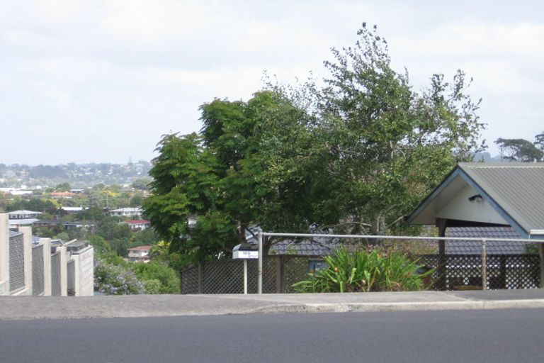 Photo of property in 1/188 East Coast Road, Forrest Hill, Auckland, 0620