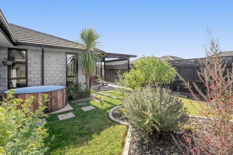 Photo of property in 15 Kanapa Close, Papamoa, 3118