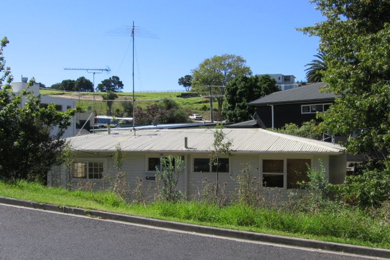 Photo of property in 116 Castor Bay Road, Castor Bay, Auckland, 0620