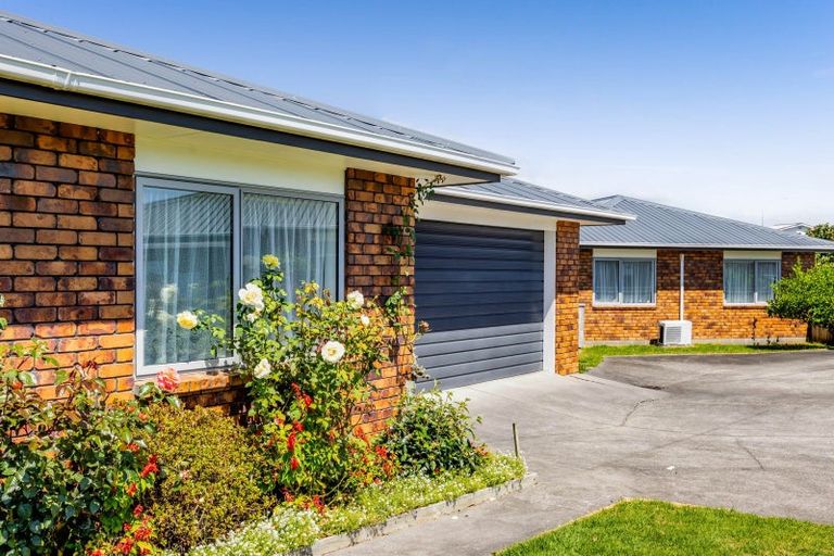 Photo of property in 17 Mcnaughton Street, Waitara, 4320