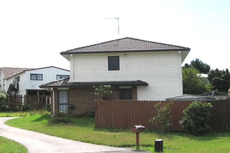 Photo of property in 3 Coupland Court, Glendene, Auckland, 0602