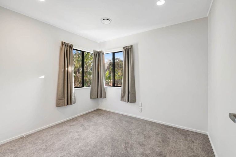 Photo of property in 14b Kestrel Heights, Arkles Bay, Whangaparaoa, 0932