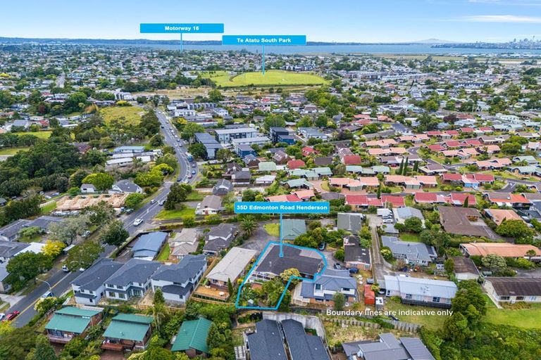 Photo of property in 35d Edmonton Road, Henderson, Auckland, 0612