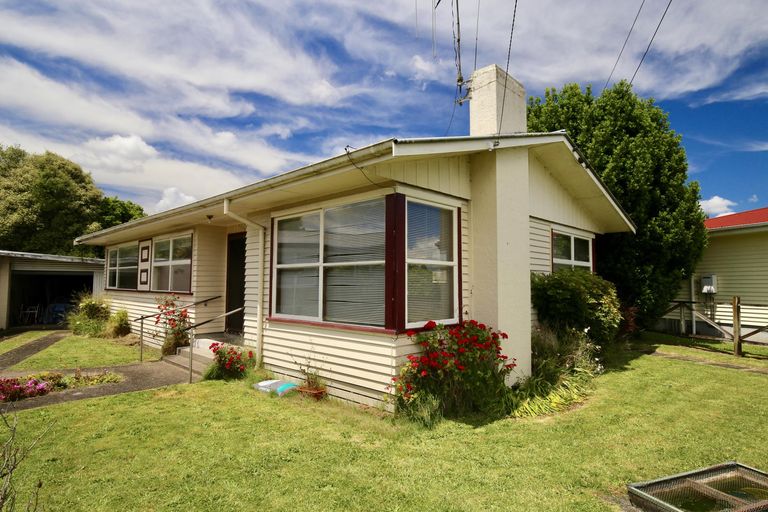 Photo of property in 74 Lewis Street, Glenview, Hamilton, 3206