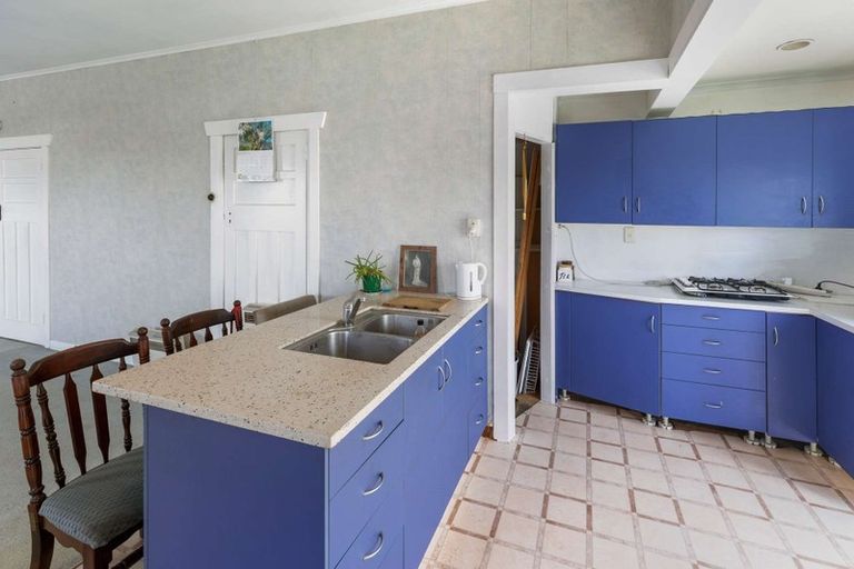 Photo of property in 34 High Street West, Waitara, 4320