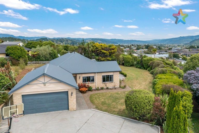 Photo of property in 6a Marua Palm Grove, Timberlea, Upper Hutt, 5018
