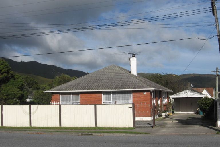 Photo of property in 98 Kowhai Street, Naenae, Lower Hutt, 5011