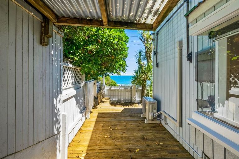 Photo of property in 31 Moana Road, Plimmerton, Porirua, 5026