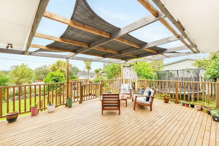 Photo of property in 10 Murray Road, Te Atatu Peninsula, Auckland, 0610